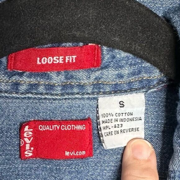 Vintage 2002 Y2K Levi’s Loose Fit Denim Button Down Shirt Size Small - Picture 5 of 7